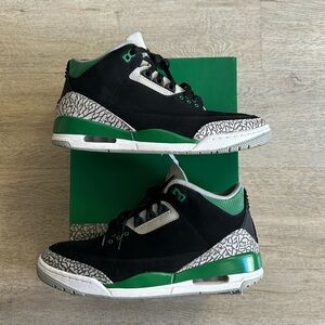 Air Jordan retro 3 black/green mens size 10.5 used great condition!!